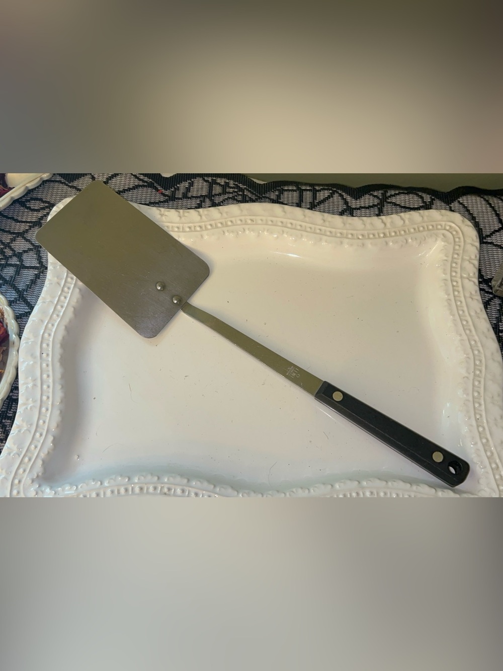 Ekco Flint Arrowhead solid Vintage spatula
